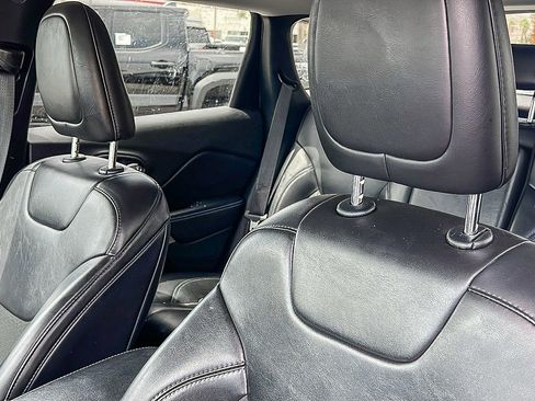 Used 2021 Jeep Cherokee Latitude Plus image 13