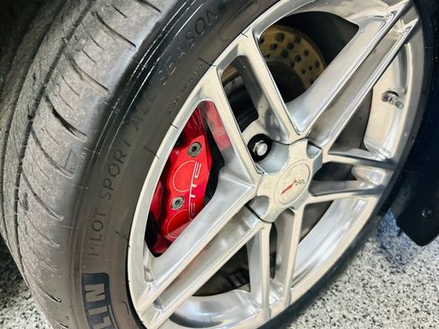 Used 2006 Chevrolet Corvette Z06 w/ Preferred Equipment Group RWD image 8