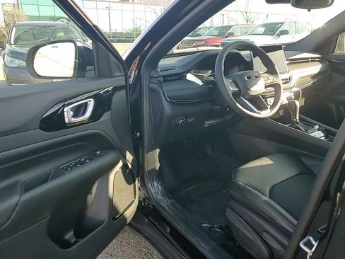 New 2026 Jeep Compass Latitude image 8