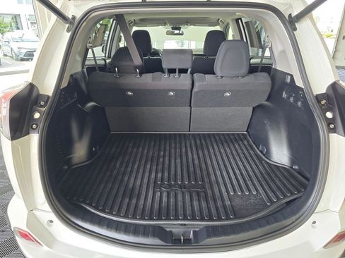 Certified 2018 Toyota RAV4 XLE AWD/4WD image 16