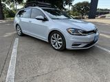 Used 2019 Volkswagen Golf SE image 3