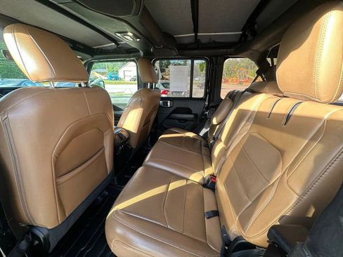 Used 2021 Jeep Wrangler Unlimited Sahara AWD/4WD image 21