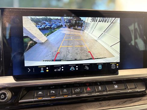 Used 2022 Chevrolet Silverado 1500 LTZ w/ Technology Package image 18