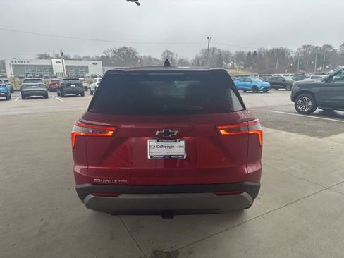 New 2026 Chevrolet Equinox LT AWD/4WD image 6