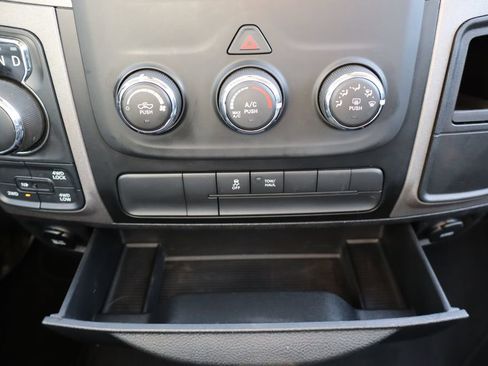 Used 2017 RAM 1500 Express image 24
