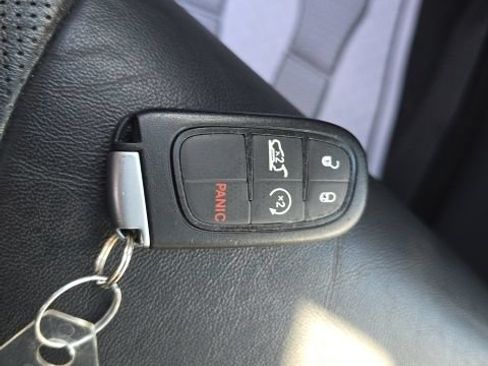 Certified 2021 Jeep Cherokee Limited AWD/4WD image 32