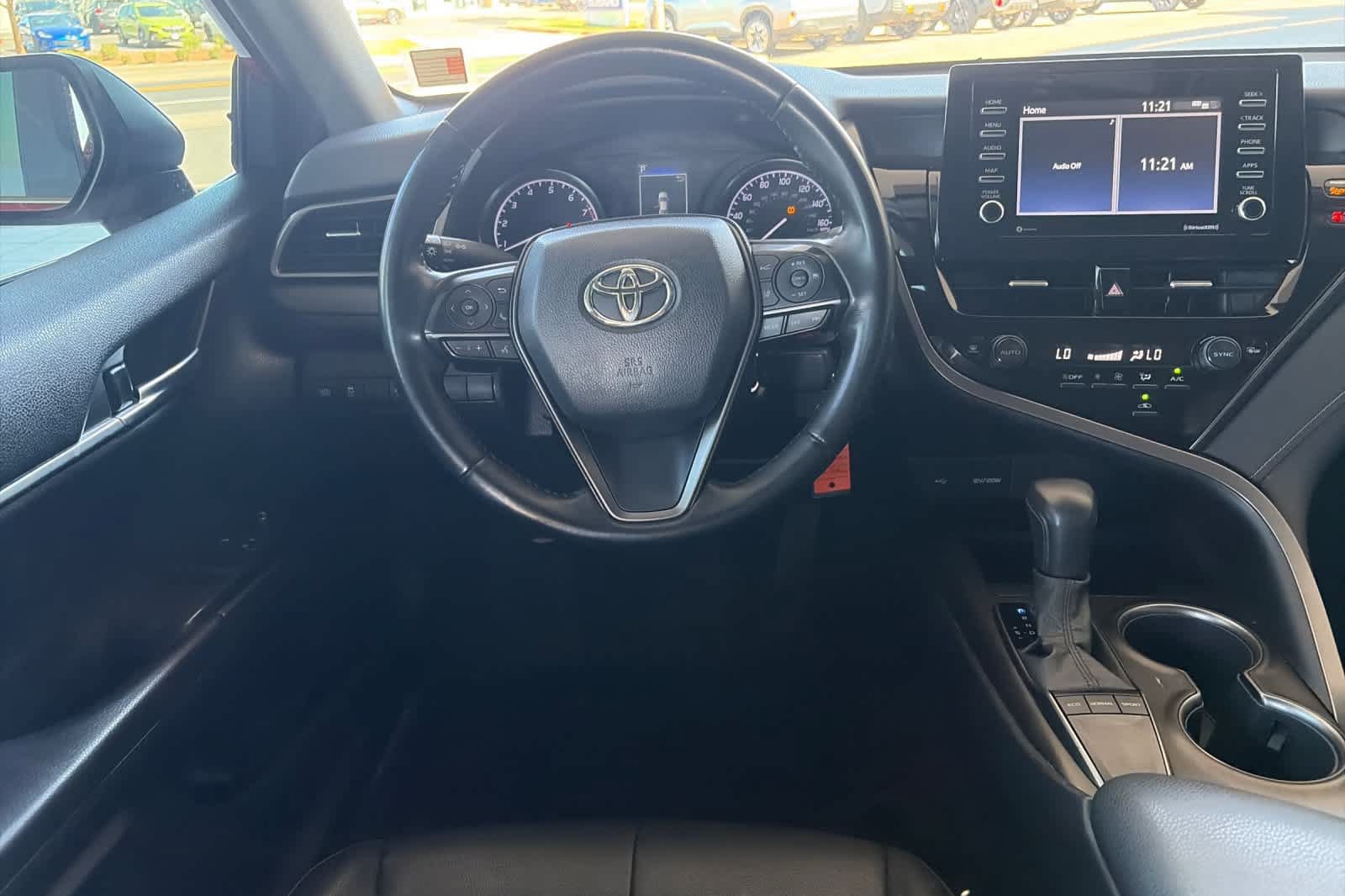 Used 2022 Toyota Camry SE FWD image 14