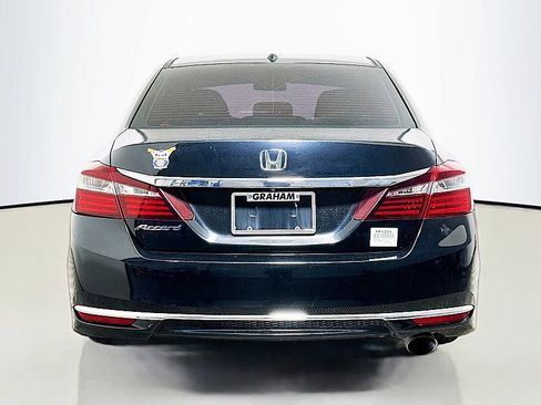 Used 2016 Honda Accord EX image 6