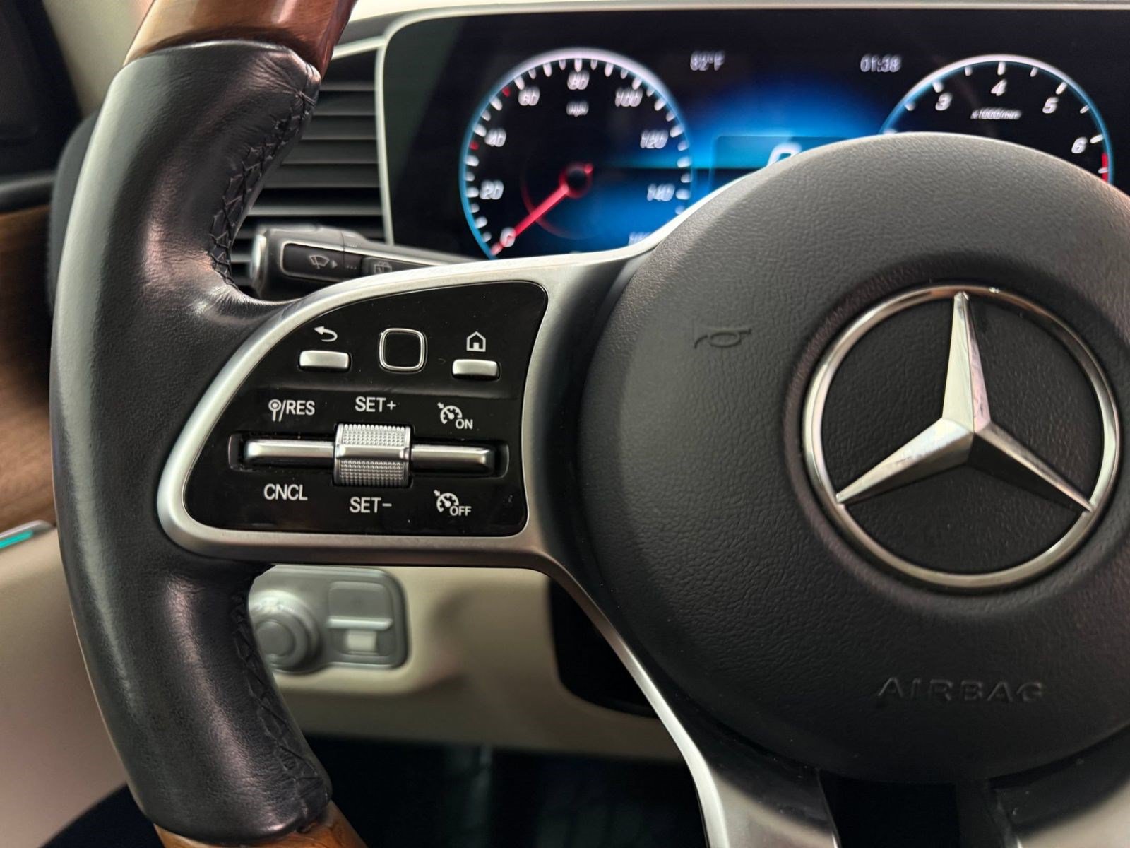 Used 2021 Mercedes-Benz GLS 450 4MATIC image 13