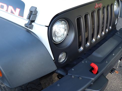 Used 2018 Jeep Wrangler Rubicon AWD/4WD image 11