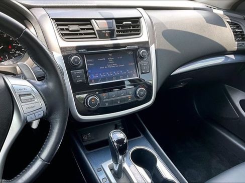 Used 2018 Nissan Altima 2.5 SR w/ SR Midnight Edition FWD image 14