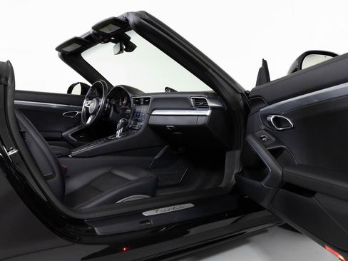 Used 2019 Porsche 911 Turbo image 37