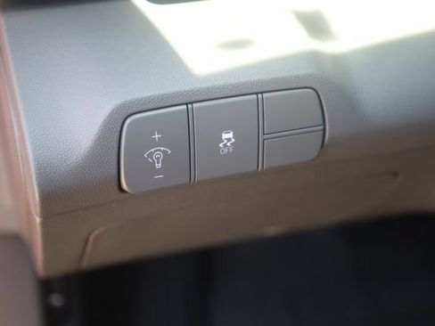 Used 2025 Hyundai Elantra SEL FWD image 10