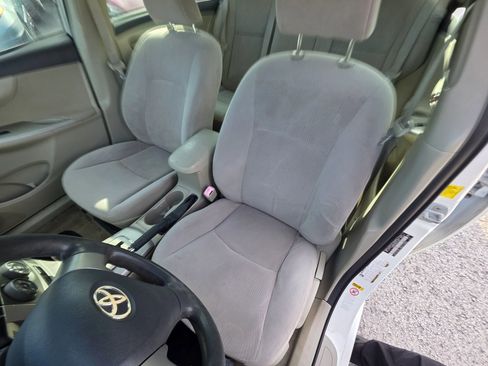 Used 2011 Toyota Corolla LE FWD image 11