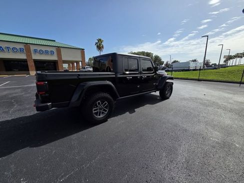 Used 2025 Jeep Gladiator Mojave AWD/4WD image 5