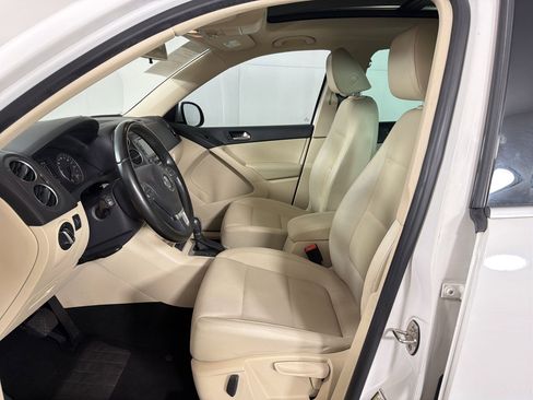 Used 2012 Volkswagen Tiguan SE FWD image 5