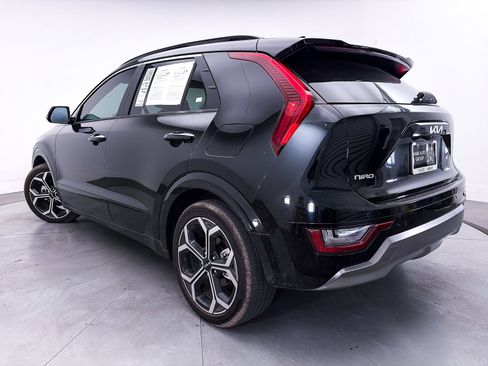 Used 2024 Kia Niro SX Touring FWD image 2