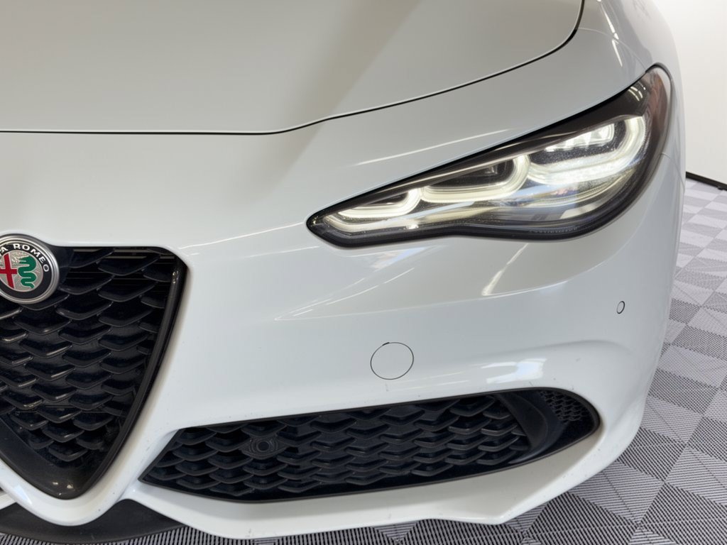 Used 2024 Alfa Romeo Giulia Veloce RWD image 12