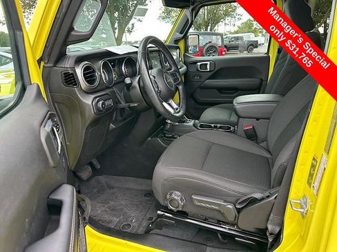 Used 2022 Jeep Wrangler Unlimited Sahara w/ Cold Weather Group image 13