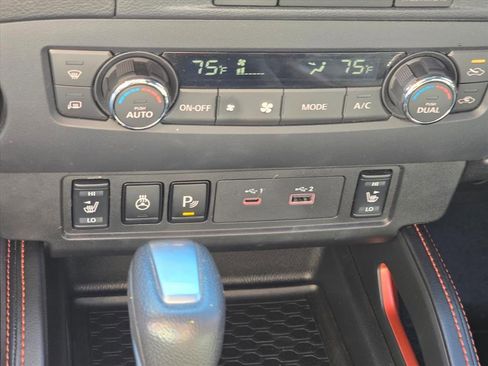 Used 2023 Nissan Frontier PRO-4X w/ Pro-4X Premium Package image 19