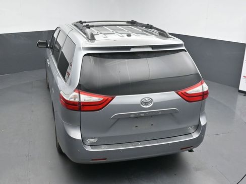 Used 2016 Toyota Sienna XLE Premium FWD image 15