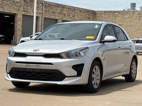 Used 2021 Kia Rio S FWD image 3