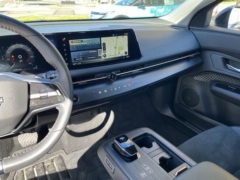 Used 2023 Nissan Ariya AWD image 17
