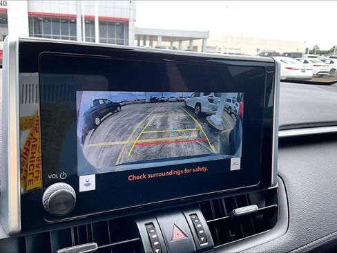 Used 2023 Toyota RAV4 XLE Premium image 26