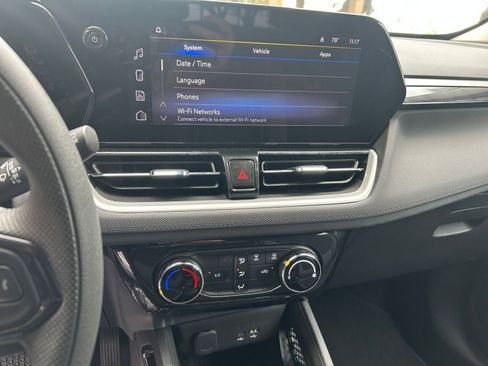 Used 2025 Chevrolet TrailBlazer LT image 18