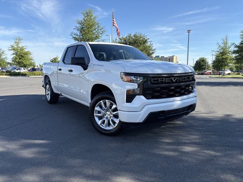 Used 2026 Chevrolet Silverado 1500 Custom AWD/4WD image 2