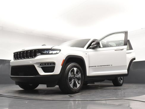 Used 2023 Jeep Grand Cherokee 4WD 4xe image 33