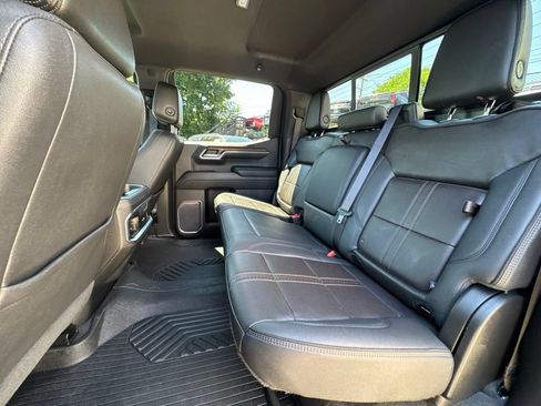 Used 2023 Chevrolet Silverado 1500 High Country w/ Technology Package AWD/4WD image 19