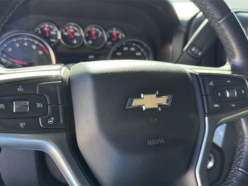 Used 2021 Chevrolet Silverado 1500 LT image 24