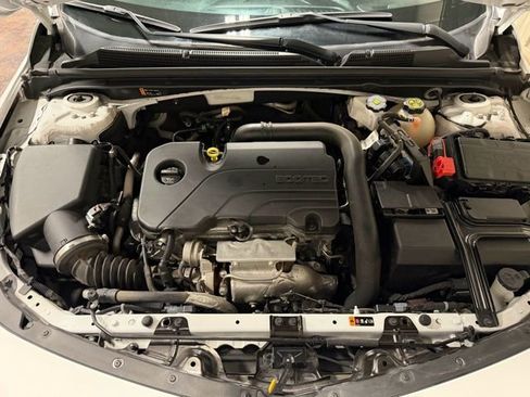 Used 2023 Chevrolet Malibu LT image 40