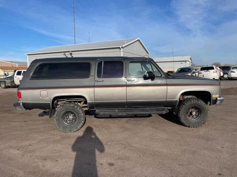 Used 1990 GMC Suburban 4WD image 9