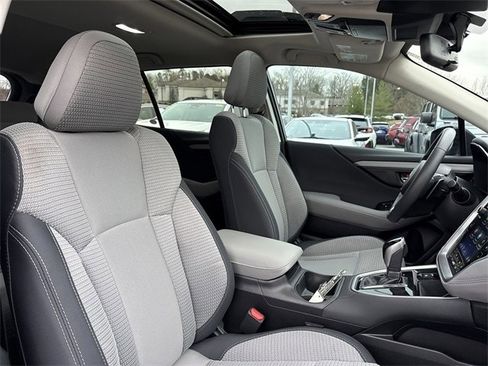 Used 2025 Subaru Outback Premium image 19