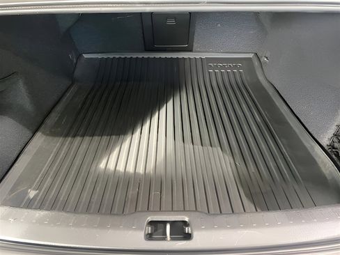 Used 2018 Volvo S90 T6 Momentum w/ Protection Package image 27