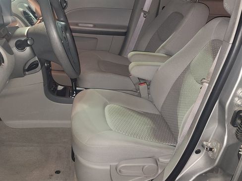 Used 2007 Chevrolet HHR LS image 19