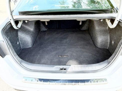 Used 2023 Nissan Altima 2.5 SR FWD image 12