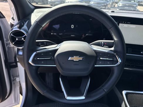 Used 2025 Chevrolet Equinox LT AWD/4WD image 22