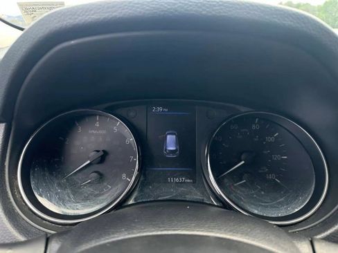 Used 2018 Nissan Rogue S image 11