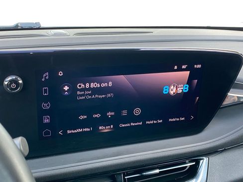 Used 2025 Buick Envista Sport Touring image 21