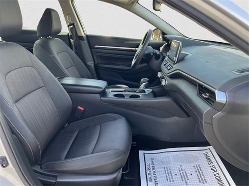 Used 2022 Nissan Altima 2.5 SV image 15