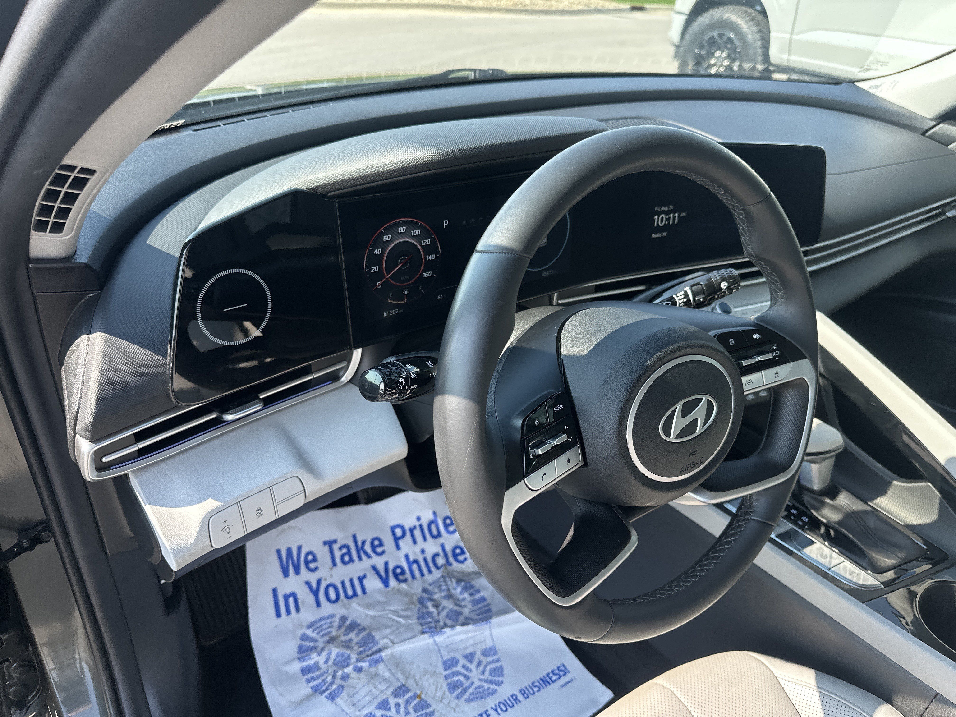 Used 2024 Hyundai Elantra Limited FWD image 11