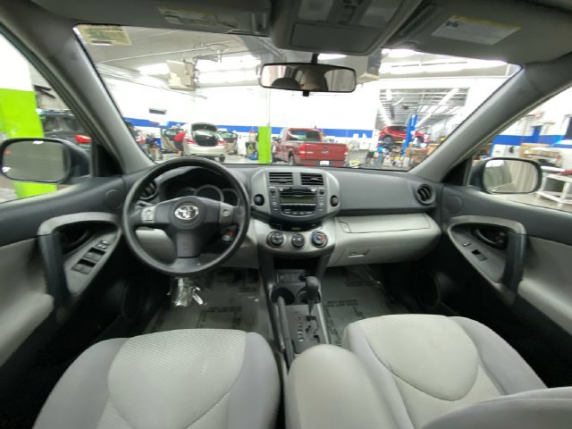 Used 2011 Toyota RAV4 4WD V6 w/ Upgrade Value Pkg image 28