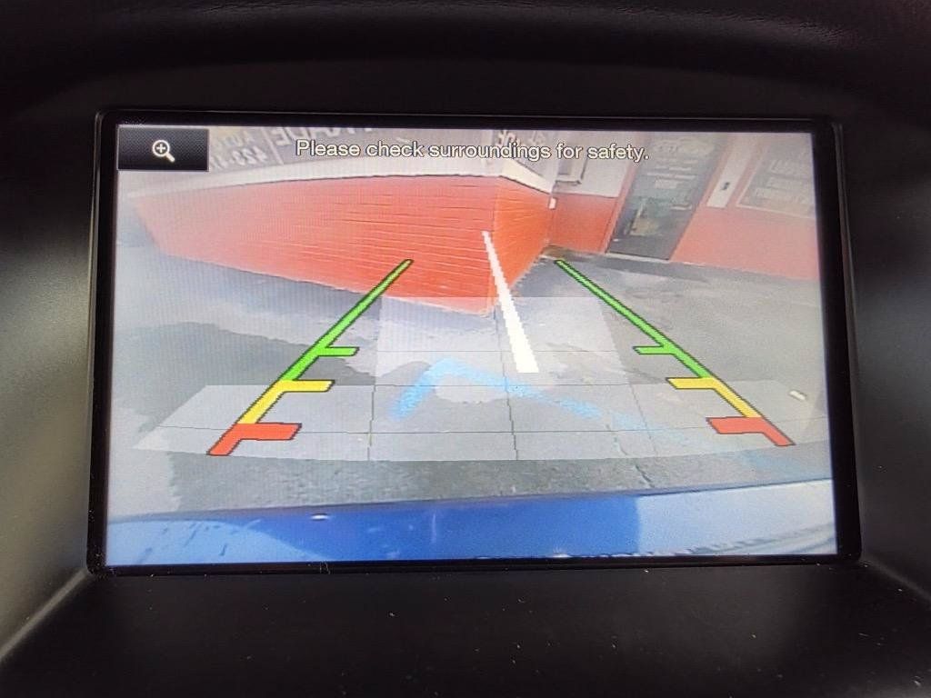 Used 2014 Ford Focus Titanium FWD image 29