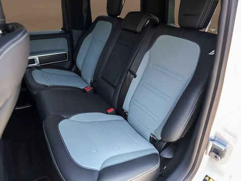 Used 2025 Mercedes-Benz G 550 image 25
