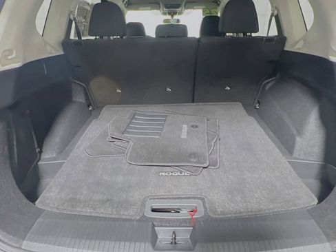 Used 2025 Nissan Rogue SV FWD image 30