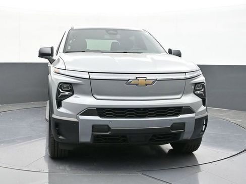 New 2025 Chevrolet Silverado EV LT image 23