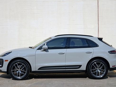 Used 2025 Porsche Macan AWD/4WD image 49